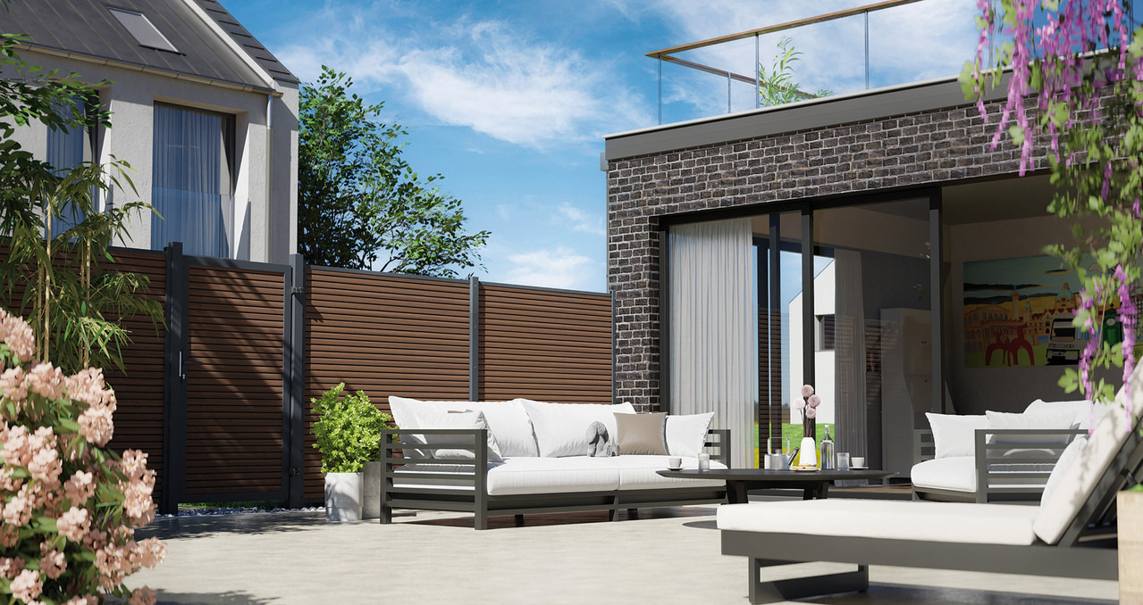 Terrasse mit braunem Sichtschutz