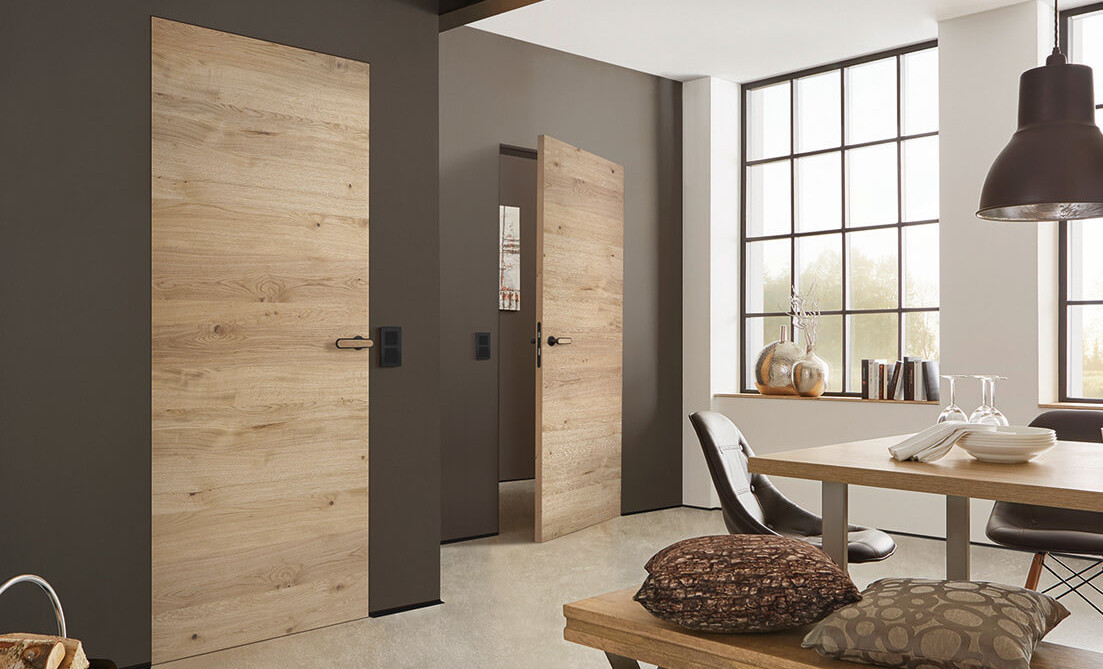 Modernes Zimmer mit Echtholztüren von HGM in Eiche natur astig